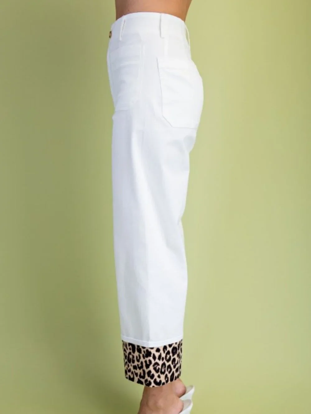 OFF WHITE CROPPED DENIM LIKE PANT WITH LEOPARD PRINT CUFFS SIZE MEDIUM - NWT - Picture 4 of 16